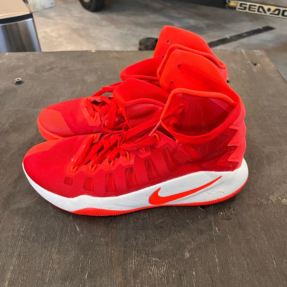 Men’s Nike Basketball Shoe